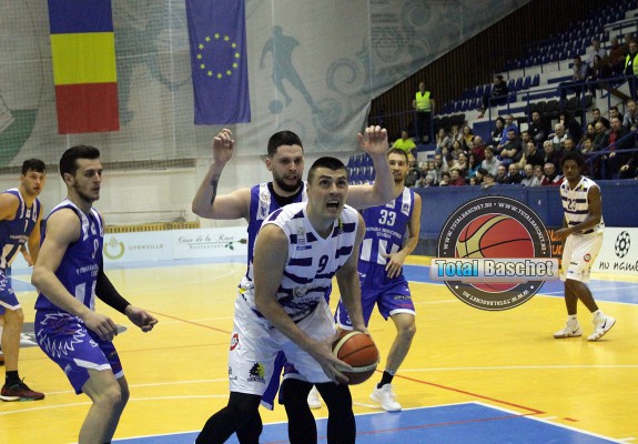 Milos Komatina, al treilea străin care se întoarce din echipa de anul trecut a celor de la SCM Timișoara
