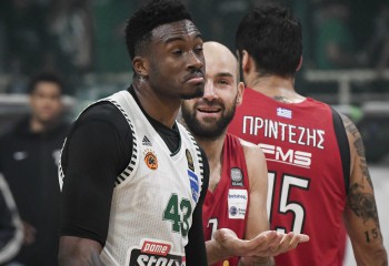 Panathinaikos își ironizează din nou rivala după retrogradarea din prima ligă a Greciei