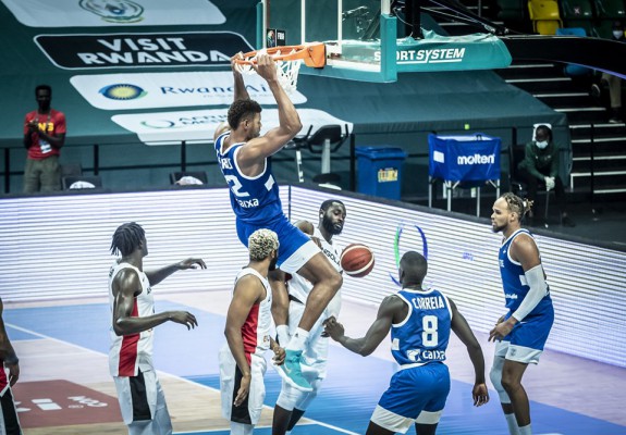 Walter Tavares a distrus panoul în cadrul unui meci din FIBA AfroBasket 2021. Video