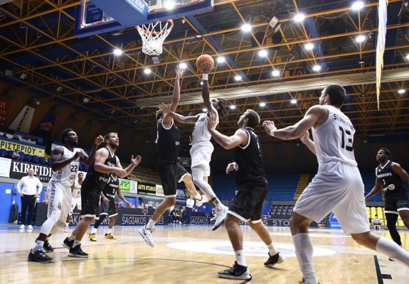 U-BT Cluj trece de Fribourg și va juca în grupele Basketball Champions League