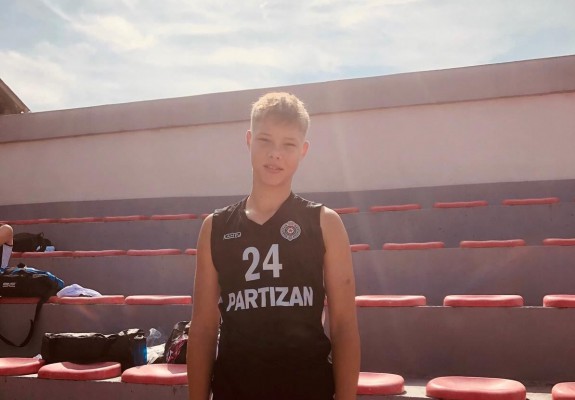 Partizan Belgrad l-a transferat pe Luca Illes, un junior român