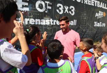 În stare de bine pe terenul de baschet 3x3: Copiii din proiectul SCORE încurajați de naționalele României și oficialități FIBA