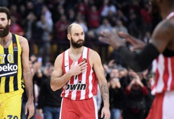 Fanii lui Olympiacos au făcut spectacol în fața casei lui Spanoulis. Video