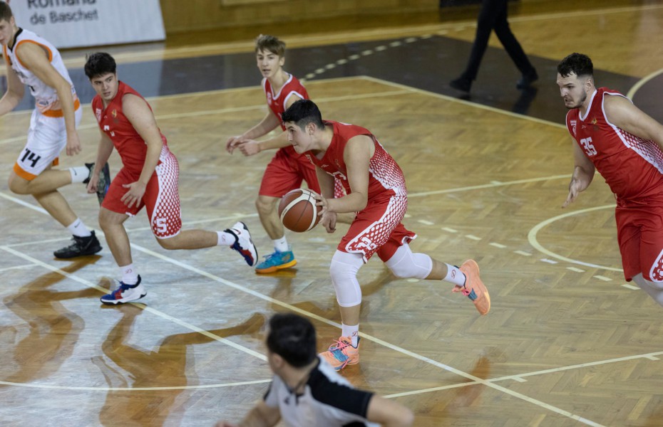 Dinamo CSS6 București, învinsă de Napoli Basket în duelul pentru prima poziție
