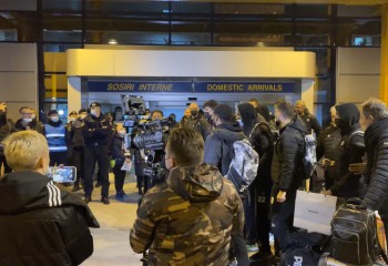 U-BT Cluj-Napoca, așteptată la aeroport de către suporteri. Video