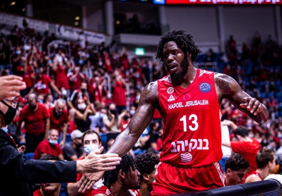 Hapoel Ierusalim renunță la serviciile lui Anthony Bennett