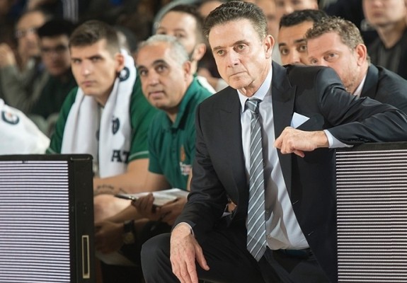 Rick Pitino se desparte de Panathinaikos după o jumătate de sezon