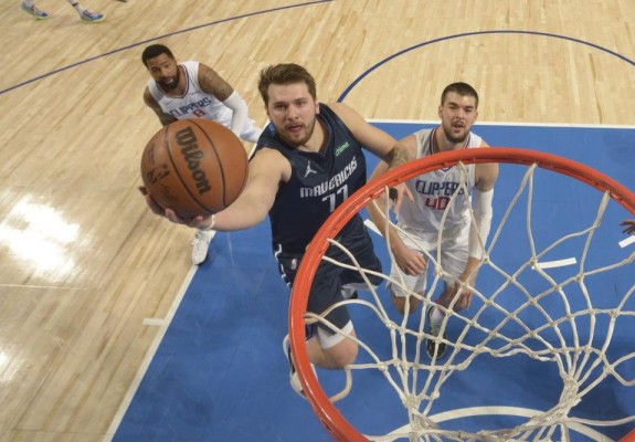 Luka Doncic contribuie cu un career-high la succesul lui Dallas Mavericks