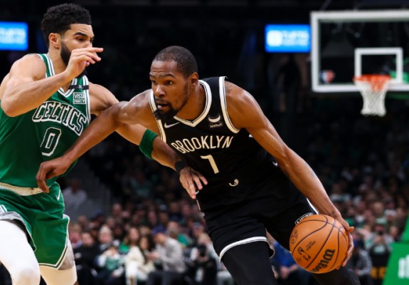 Kevin Durant depășește borna celor 25.000 de puncte marcate în NBA