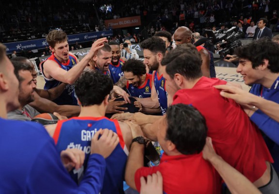 Anadolu Efes avansează în Final Four-ul Euroligii pentru a treia oară la rând