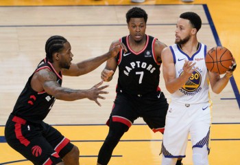 NBA: Toronto Raptors câștigă în Oakland în ciuda unei prestații foarte bune a lui Steph Curry