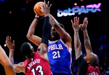 Philadelphia 76ers și Dallas Mavericks, victorioase pe teren propriu. Video