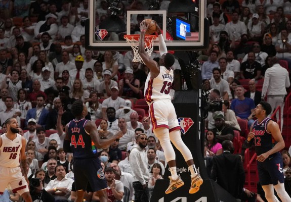 NBA: Miami Heat și Phoenix Suns, victorii clare în playoff. Video