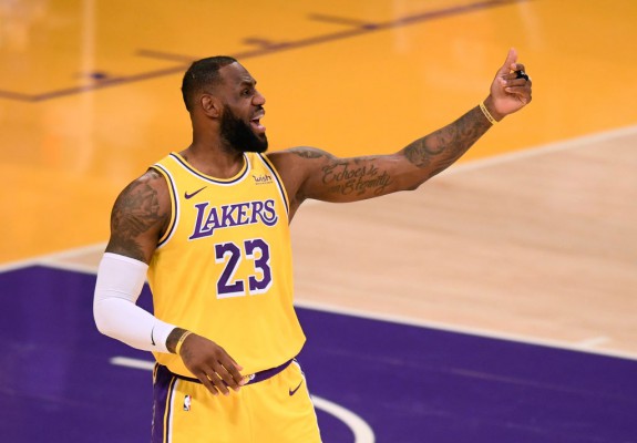 LeBron James, cel mai bine plătit sportiv al planetei în 2022