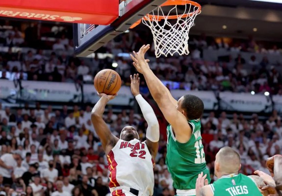 Miami Heat debutează cu victorie în finala Conferinței de Est. Video