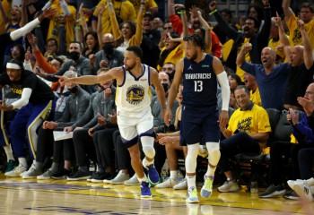 Victorie pe revenire pentru Golden State Warriors în meciul doi al finalei Vestului. Video