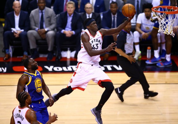 NBA: Toronto Raptors face un joc defensiv excelent și câștigă primul meci al finalei