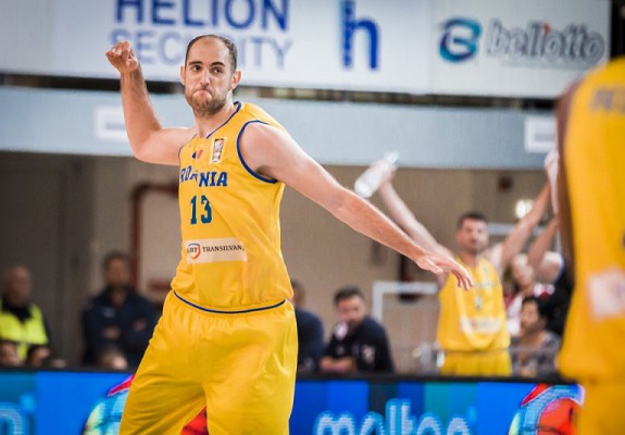 Alex Olah, aproape de double-double în primul meci de playoff din acest sezon