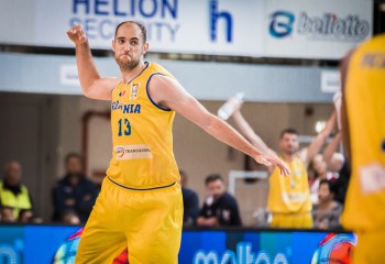 Alex Olah, aproape de double-double în primul meci de playoff din acest sezon