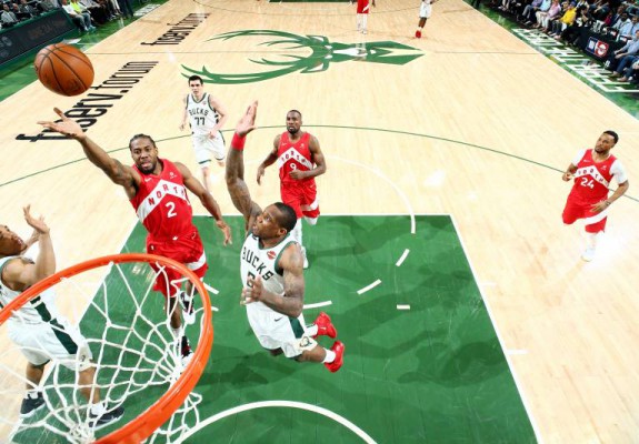 NBA: Toronto Raptors o învinge pe Milwaukee Bucks pentru a treia oară consecutiv și este la un pas de finala NBA