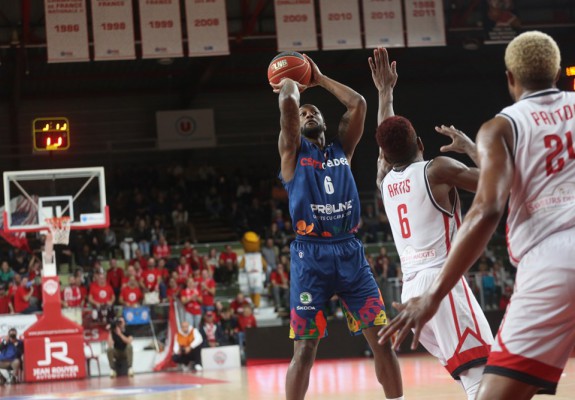 CSM Oradea pierde clar în Franța la debutul în noua ediție a FIBA Europe Cup