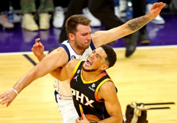 Phoenix Suns recuperează un deficit important și câștigă dramatic cu Dallas Mavericks