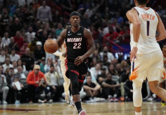 Jimmy Butler, decisiv pentru Miami Heat în victoria contra lui Phoenix Suns