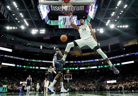 Giannis Antetokounmpo și Luka Doncic, principalii marcatori în duelul dintre Bucks și Mavericks