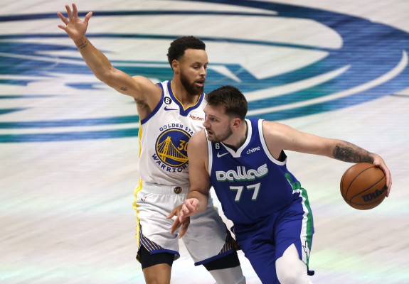 Dallas Mavericks a întrerupt o serie de patru înfrângeri la rând în NBA