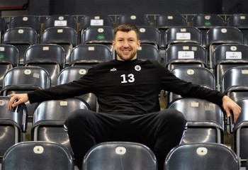 Andrija Stipanovic, uriașul care joacă baschet cu zâmbetul pe buze