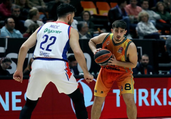 Valencia a trecut de Anadolu Efes, Barcelona și Maccabi au obținut victorii în etapa a 18-a a Euroligii