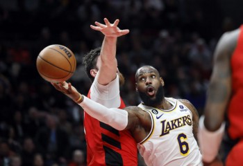 Lakers revine spectaculos de la -25 și trece de Blazers