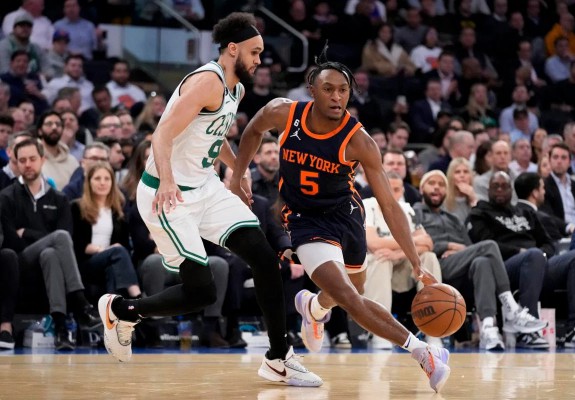 NBA: Knicks s-a impus în duelul Celtics și a schimbat liderul ligii