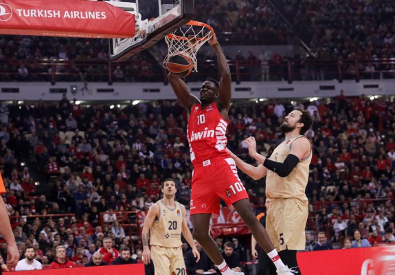 Olympiacos și Baskonia, victorioase în partidele cu Barcelona și Real Madrid
