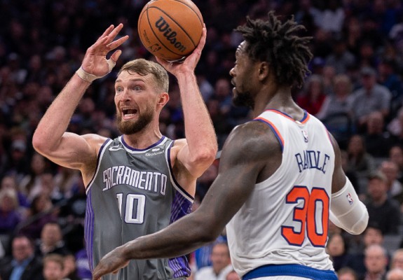 Domantas Sabonis o ajută cu triple-double pe Sacramento Kings în duelul cu New York Knicks