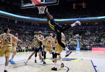 Fenerbahce trece de Barcelona, Panathinaikos câștigă după șase înfrângeri la rând