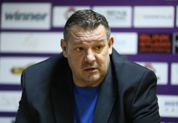 Dragan Petricevic va rata primele două meciuri ale seriei cu CSM Oradea