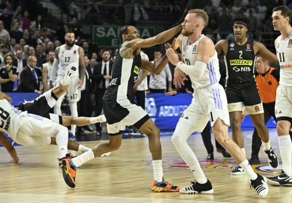 Disputa dintre Real și Partizan a fost suspendată după o bătaie între jucătorii celor două echipe