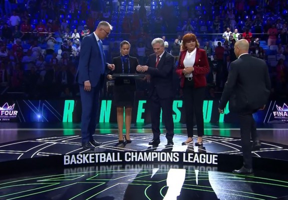 Carmen Tocală, președintele FRB, a oficiat premierea la finala Basketball Champions League