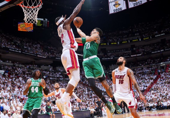 Boston Celtics rămâne în viață în finala Conferinței de Est după meciul patru al seriei cu Miami Heat