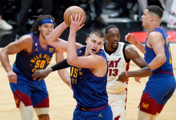 Denver Nuggets se impune în Miami și recuperează avantajul terenului propriu