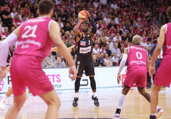 Olimpia Milano și ratiopharm Ulm au început cu dreptul finalele din Italia și Germania