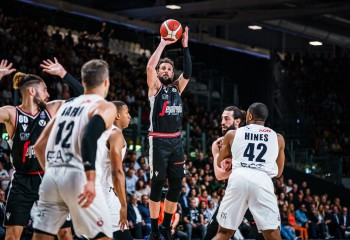Virtus Bologna răspunde în finala cu Olimpia Milano