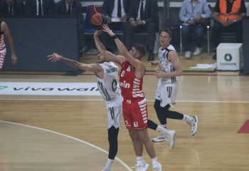 Olympiacos, campioană în Grecia după un meci care a fost suspendat