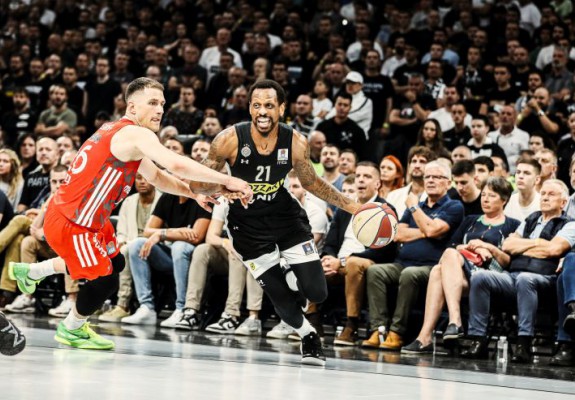 Partizan Belgrad și Anadolu Efes au ajuns la 2-0 și sunt la un pas de titlu