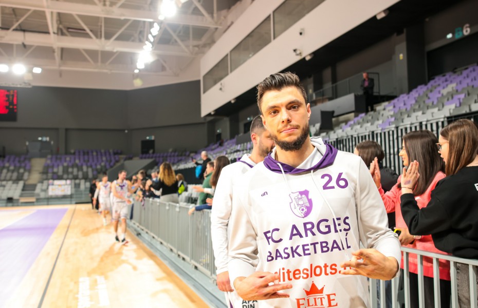 Alin Andrieș rămâne încă un sezon la FC Argeș Basketball