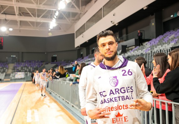 Alin Andrieș rămâne încă un sezon la FC Argeș Basketball