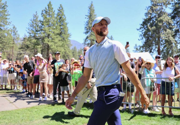 Steph Curry a câștigat American Century Championship, un turneu de golf