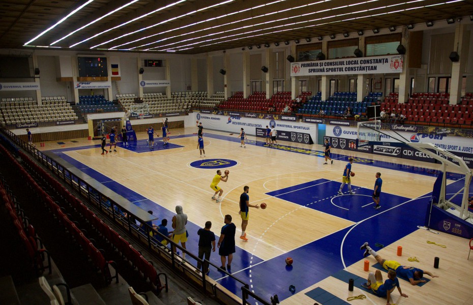 CSM Constanța a schimbat suprafața de joc din Sala Sporturilor