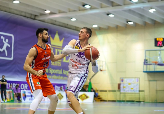 CSM Oradea și FC Argeș Basketball se duelează în etapa a patra a LNBM